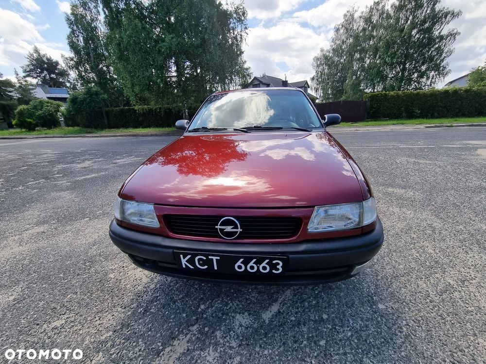 Opel Astra 1.6 GL - 19