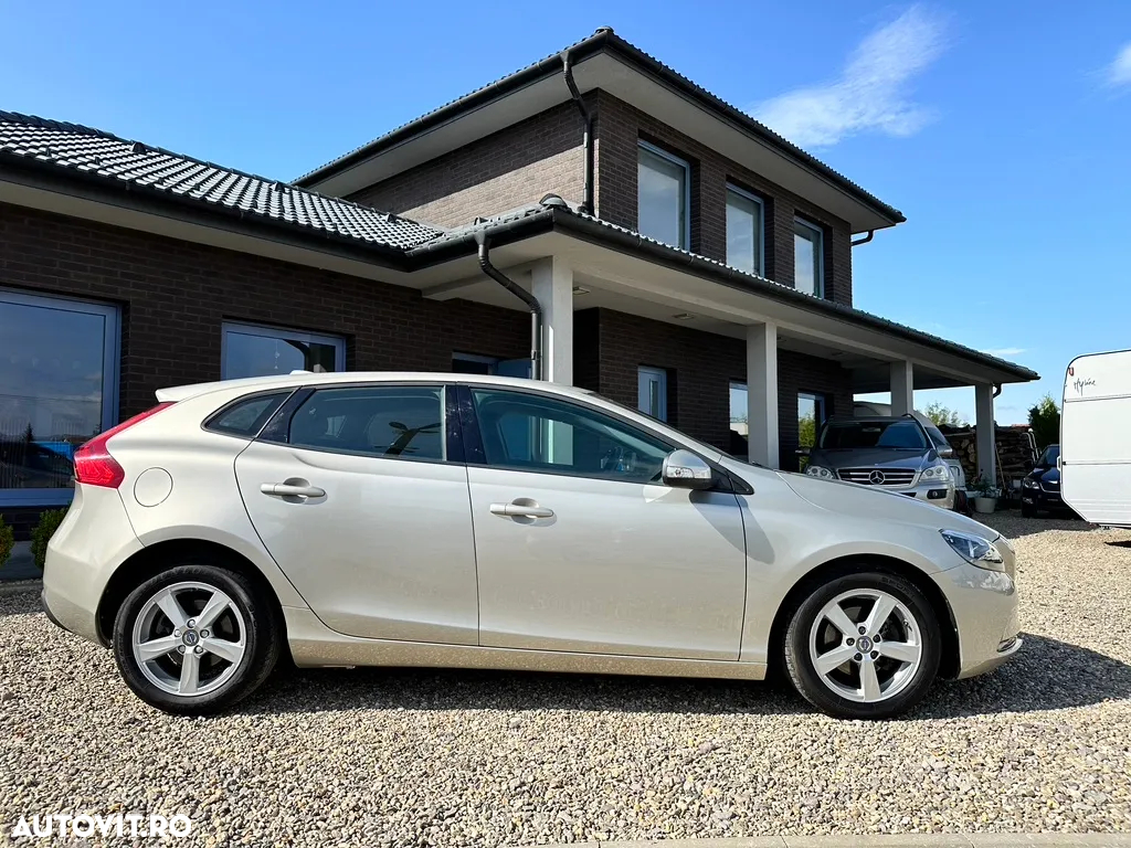 Volvo V40 D2 DRIVe Momentum - 3