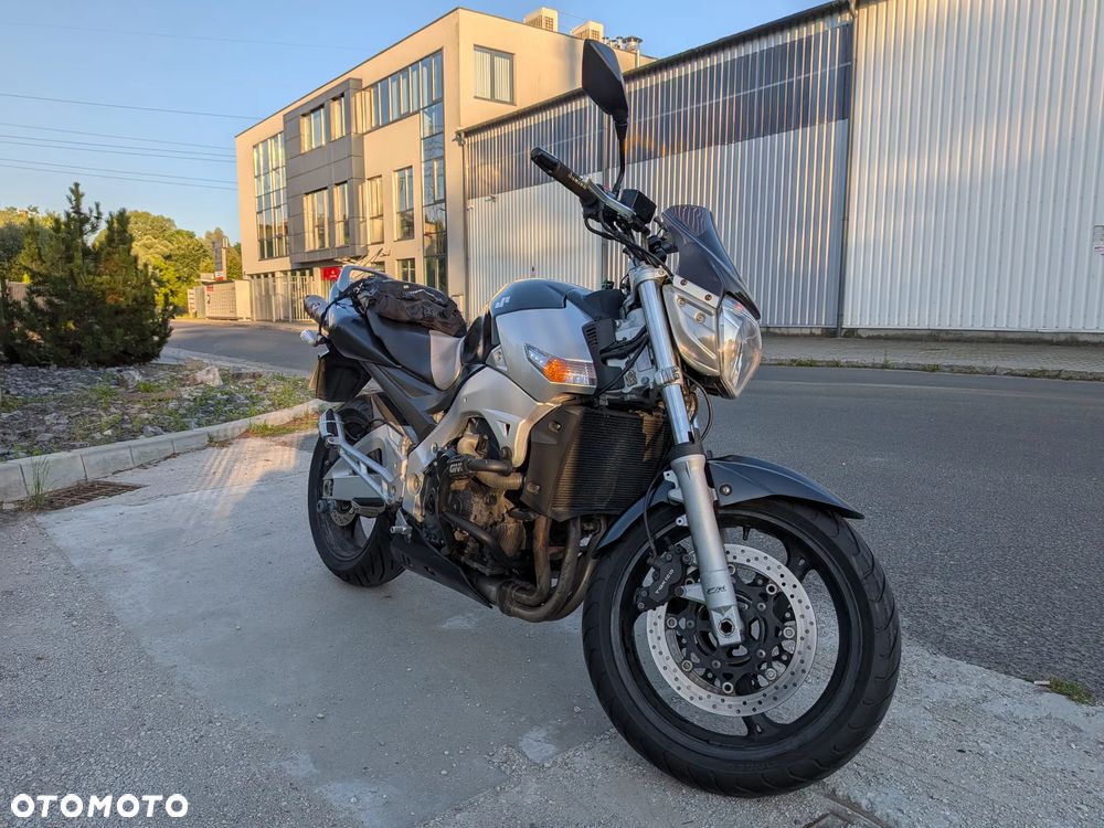 Suzuki GSR - 1