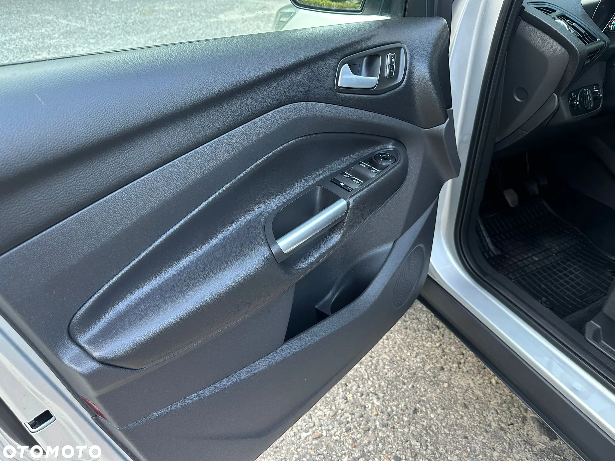 Ford Kuga 2.0 TDCi 4x4 Trend - 33