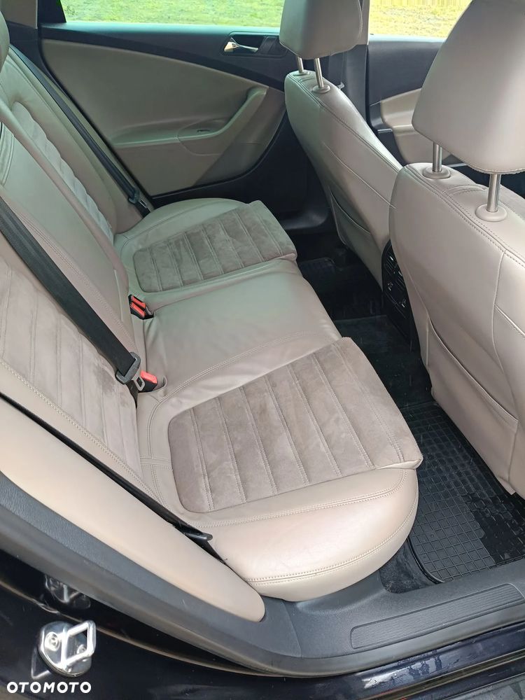 Volkswagen Passat 3.2 V6 FSI 4Motion DSG Highline - 10