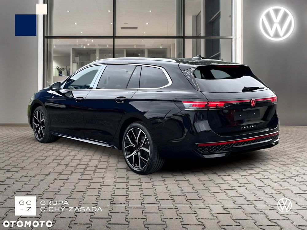 Volkswagen Passat Variant 2.0 TDI SCR R-Line Plus DSG - 4