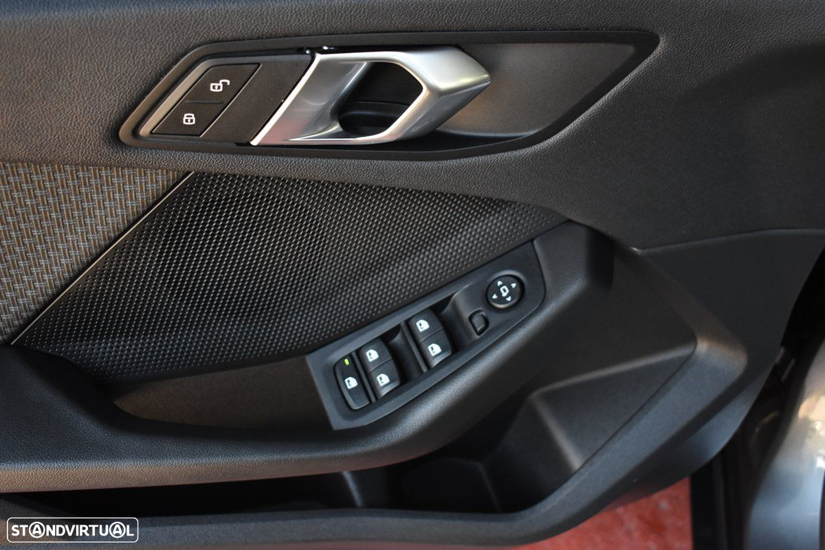 BMW 116 d EDynamics Advantage - 17