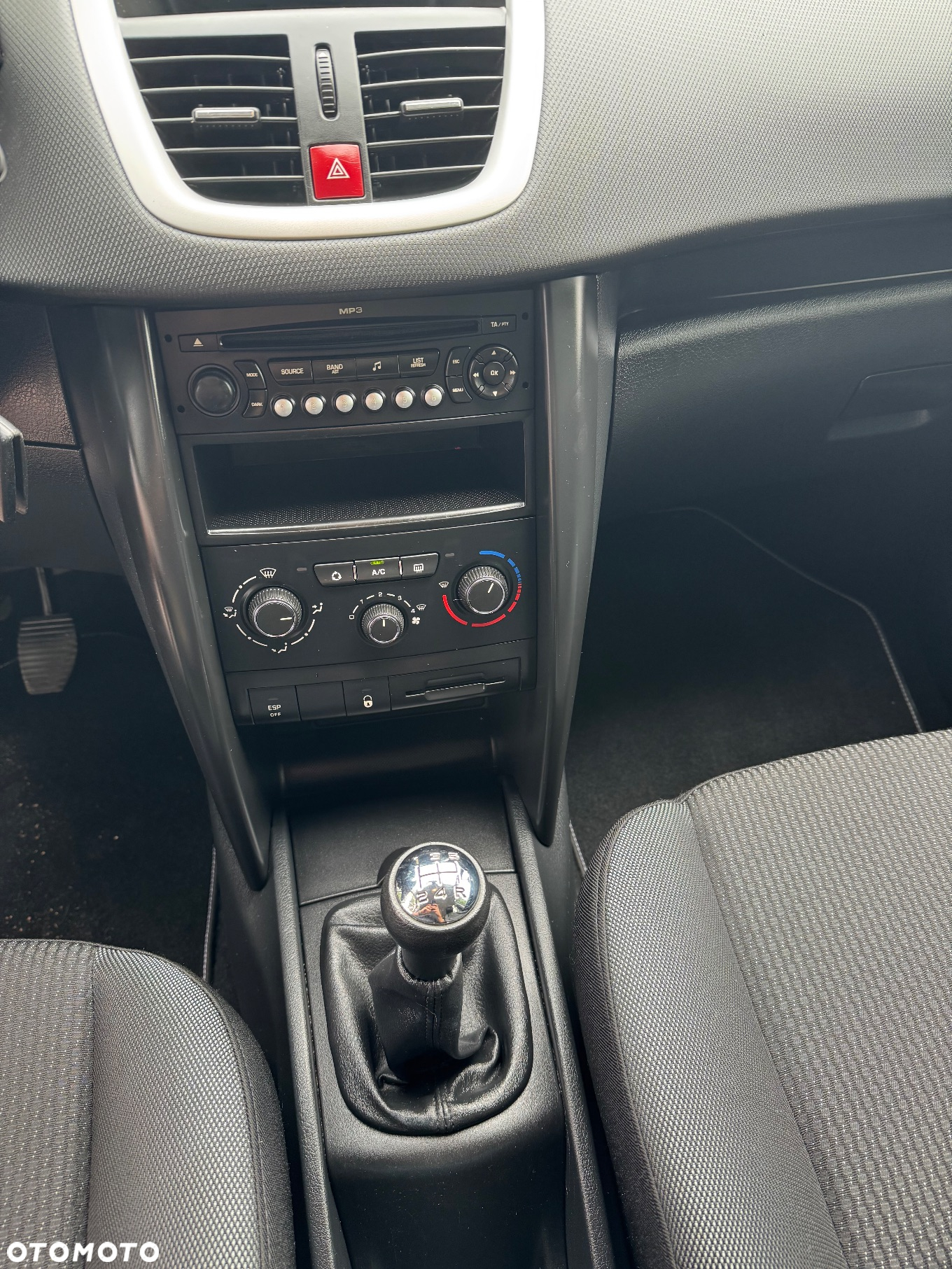 Peugeot 207 - 31