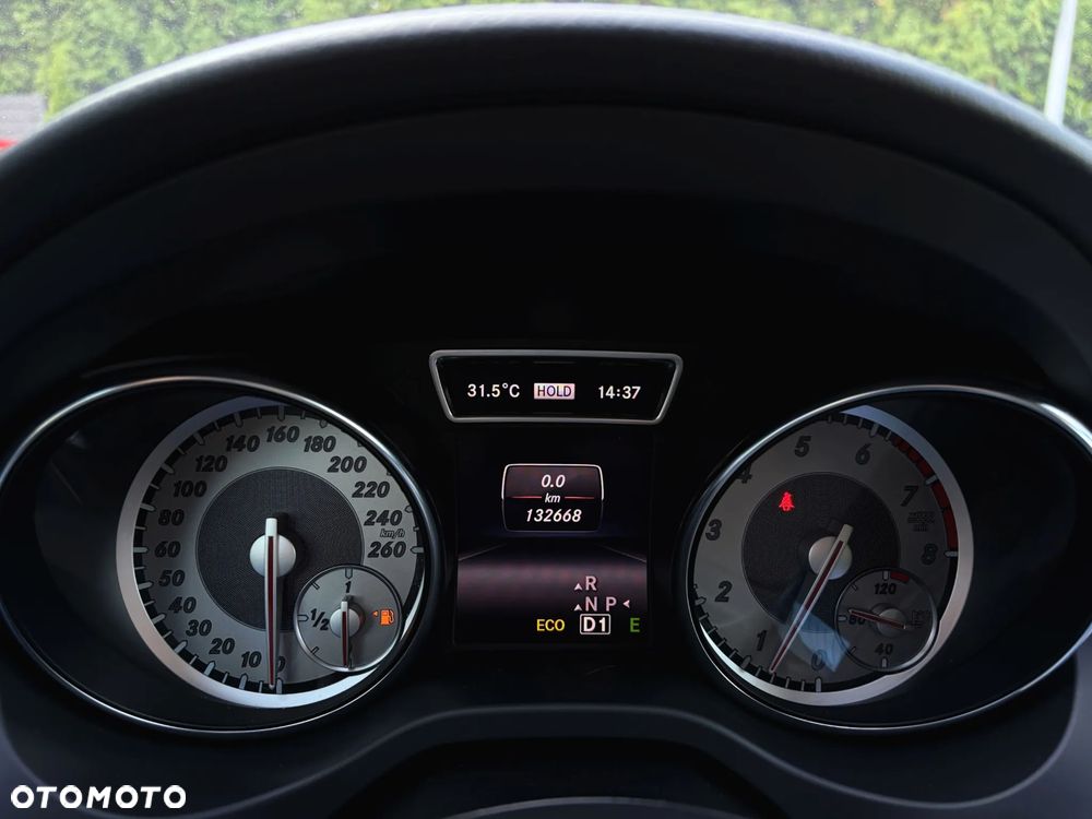Mercedes-Benz GLA 200 7G-DCT Style - 22
