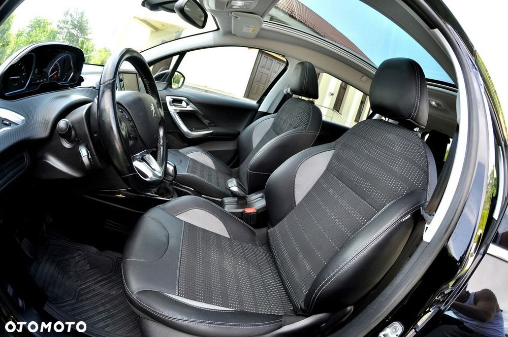 Peugeot 2008 PureTech 82 Allure - 16