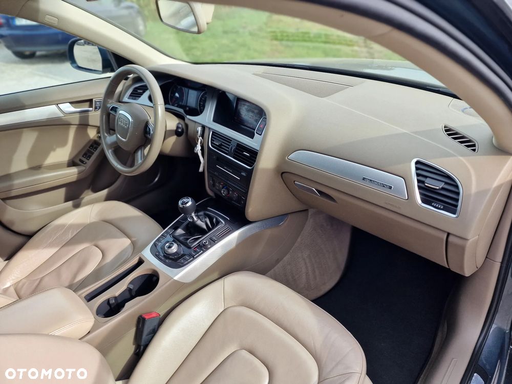Audi A4 Allroad 2.0 TDI Quattro - 29