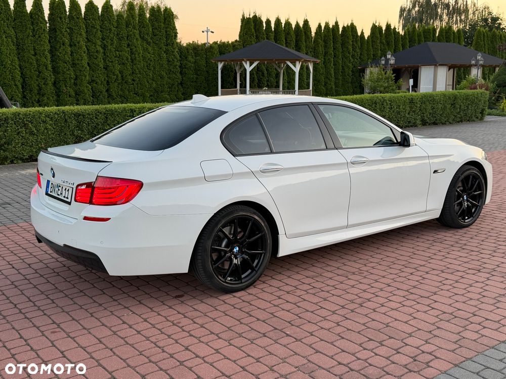 BMW Seria 5 525d xDrive - 12