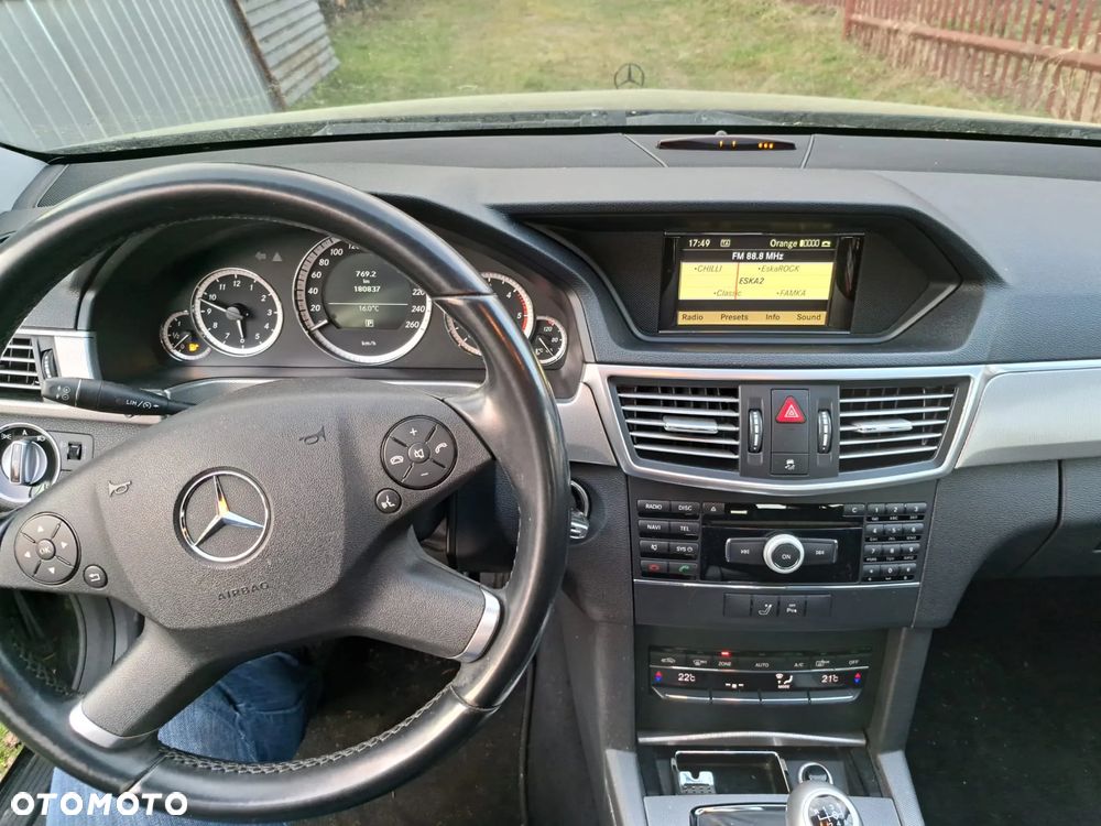 Mercedes-Benz Klasa E 200 CDI - 23