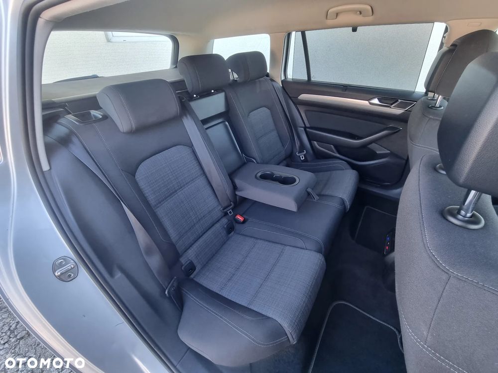 Volkswagen Passat - 14