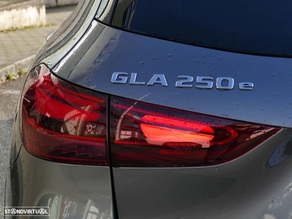 Mercedes-Benz GLA 250 e AMG Line - 10