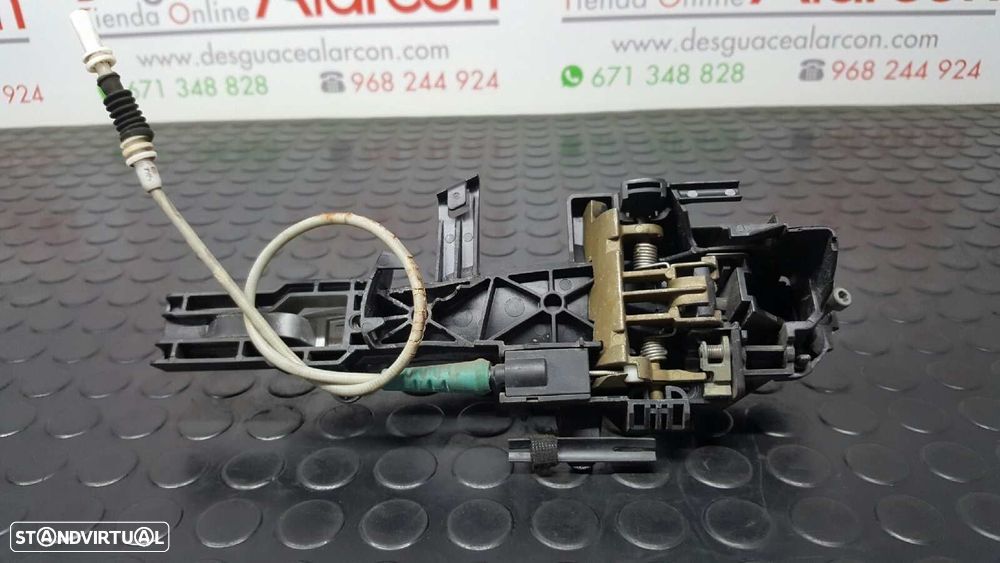 PUXADOR EXTERIOR TRASEIRO DIREITO BMW SERIE 1 BERLINA (E81/E87) 120D - 2