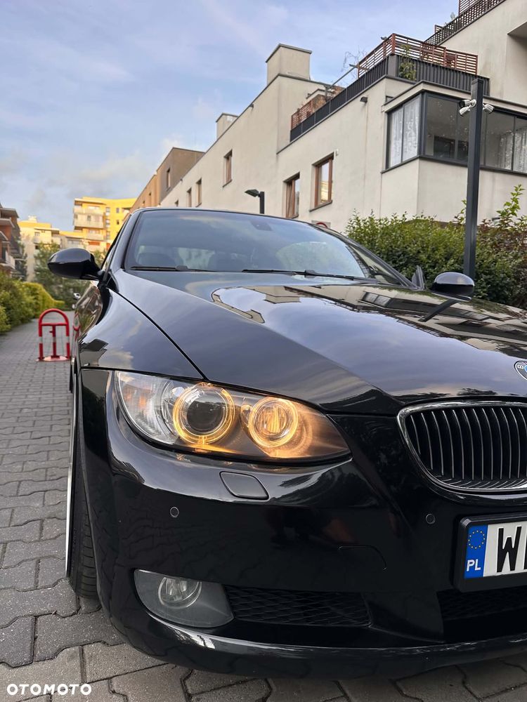 BMW Seria 3 330i - 25