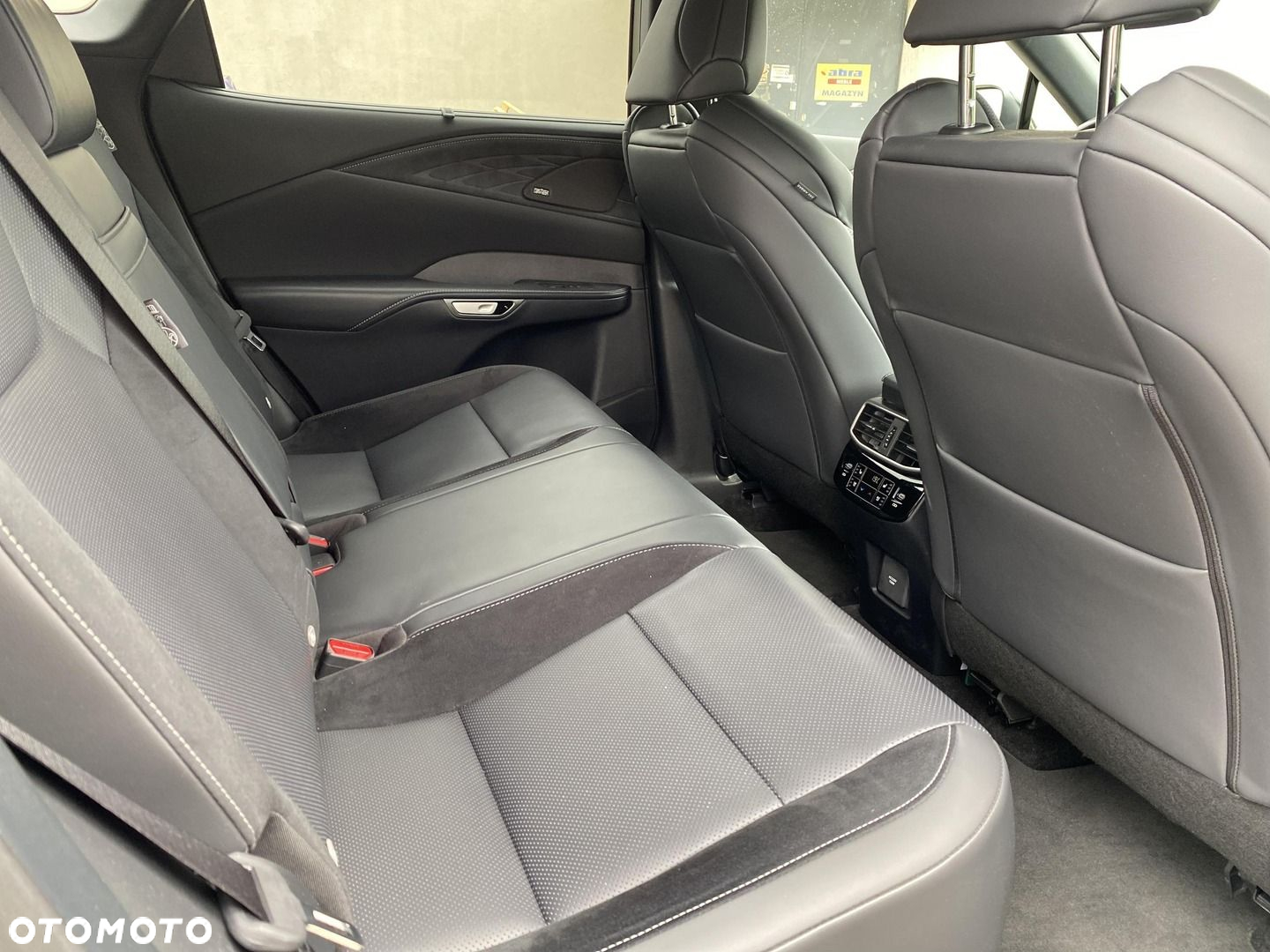 Lexus RX - 12