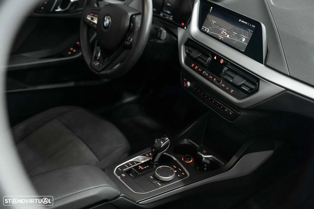 BMW 116 i Aut. Advantage - 16