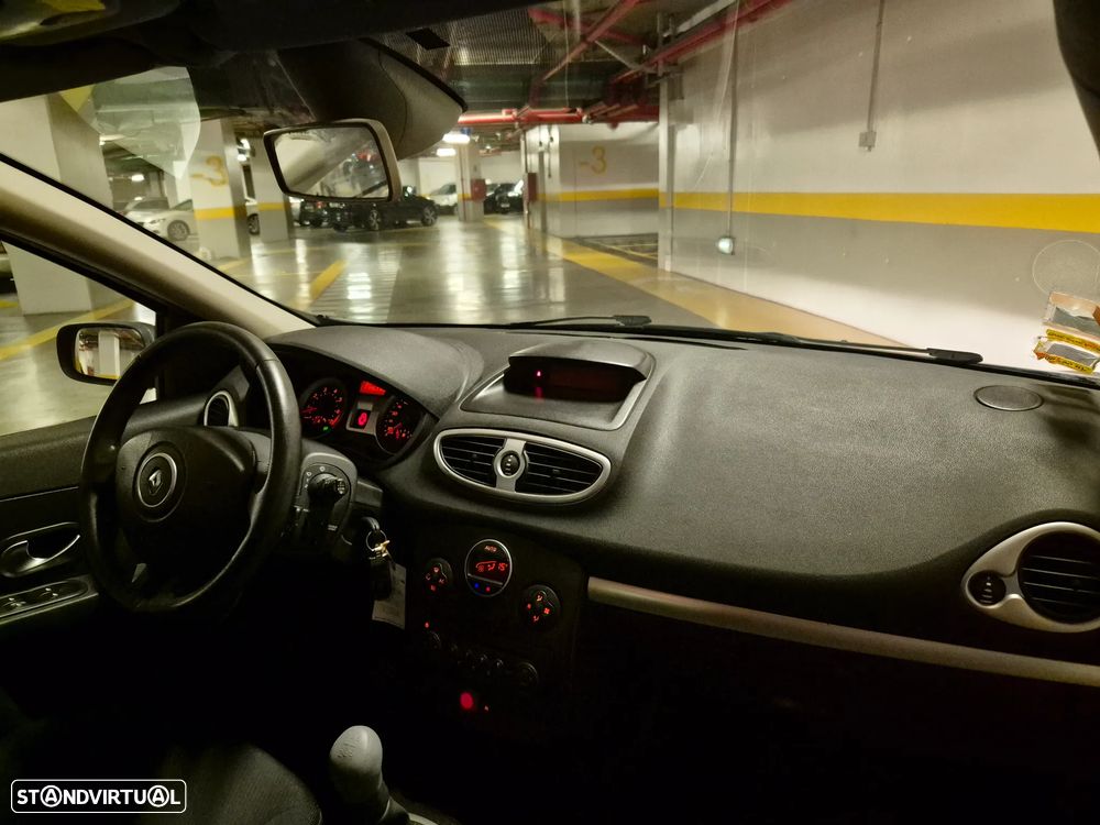 Renault Clio 1.2 16V Dynamique - 21