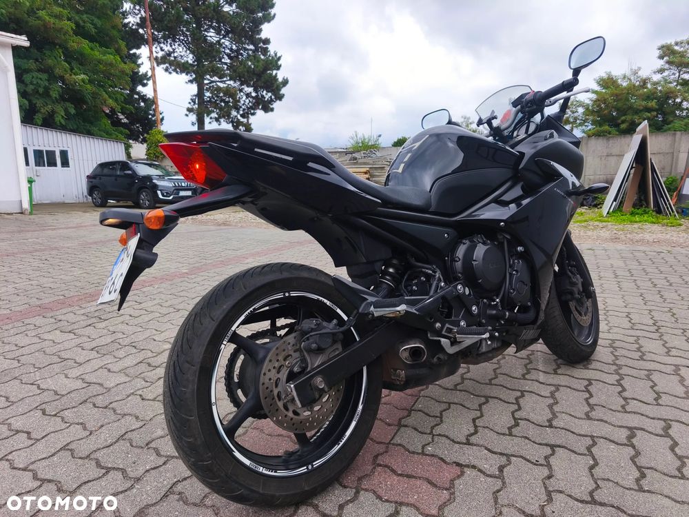 Yamaha XJ - 6