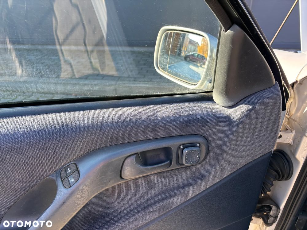 Volkswagen Passat Variant 1.8 GL - 15