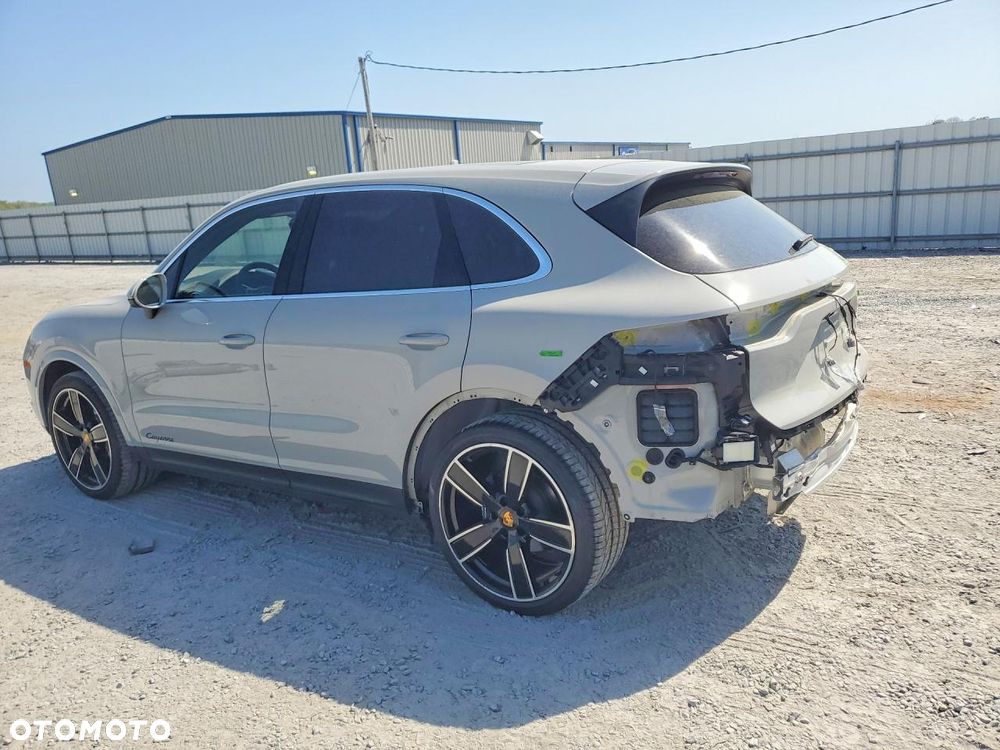 Porsche Cayenne Standard - 4