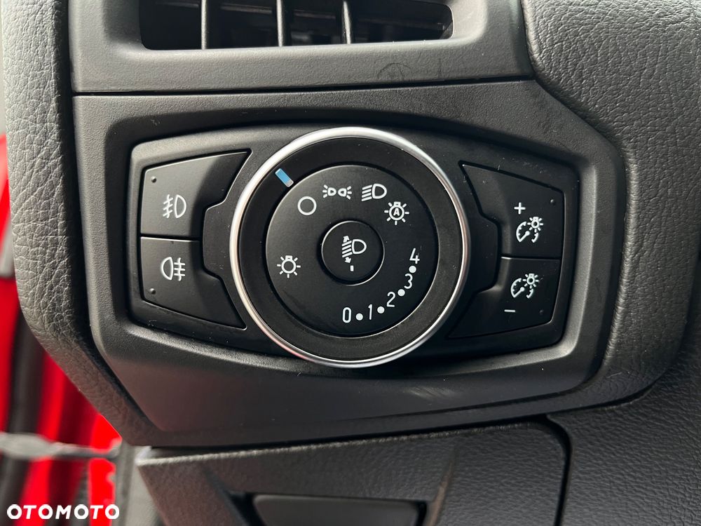 Ford Focus 1.5 EcoBlue Start-Stopp-System TITANIUM DESIGN - 21