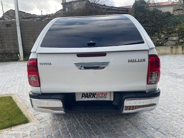 Toyota Hilux 2.4 D-4D 4WD CD CH - 8