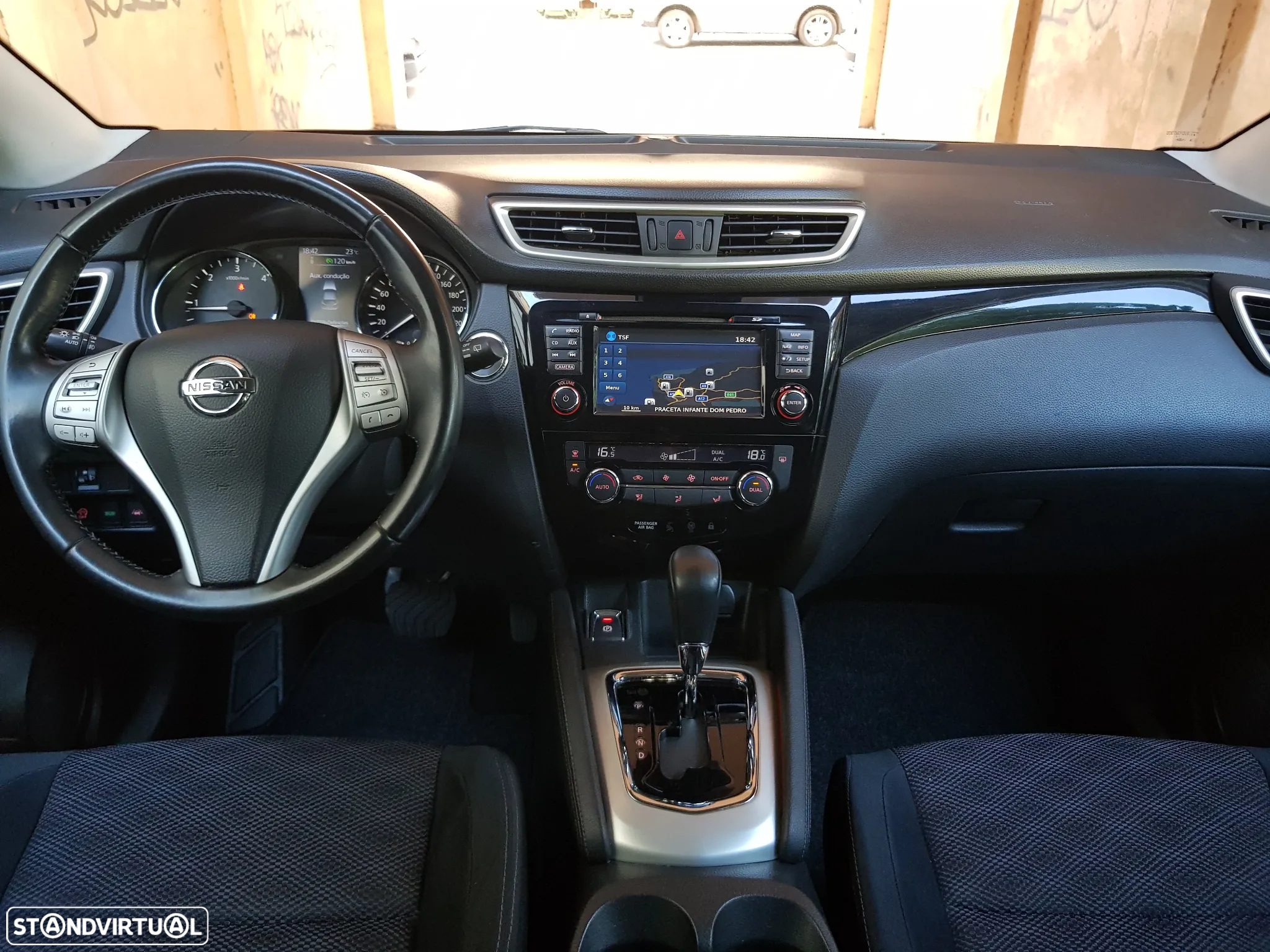 Nissan Qashqai 1.6 dCi 360 Xtronic - 15