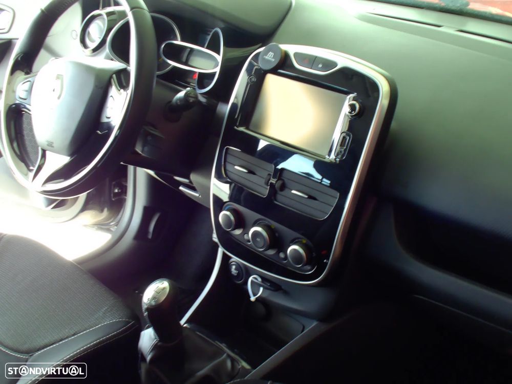 Renault Clio - 14