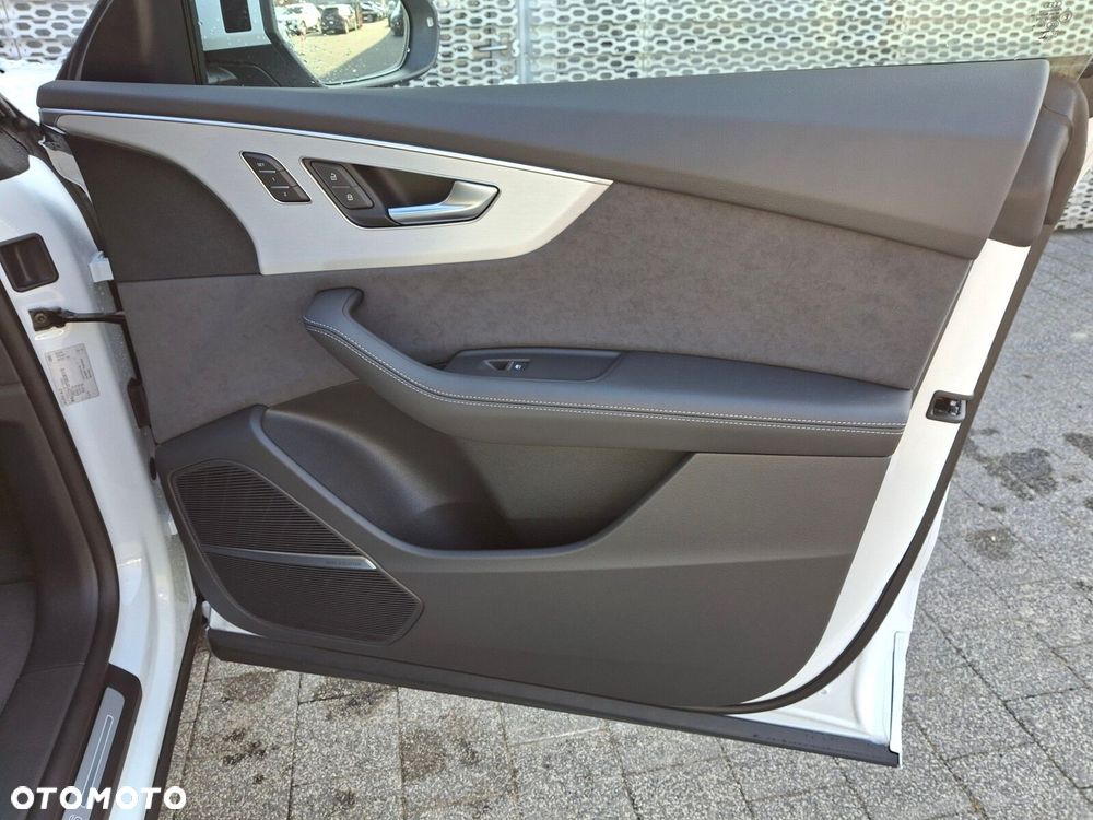 Audi Q8 - 17