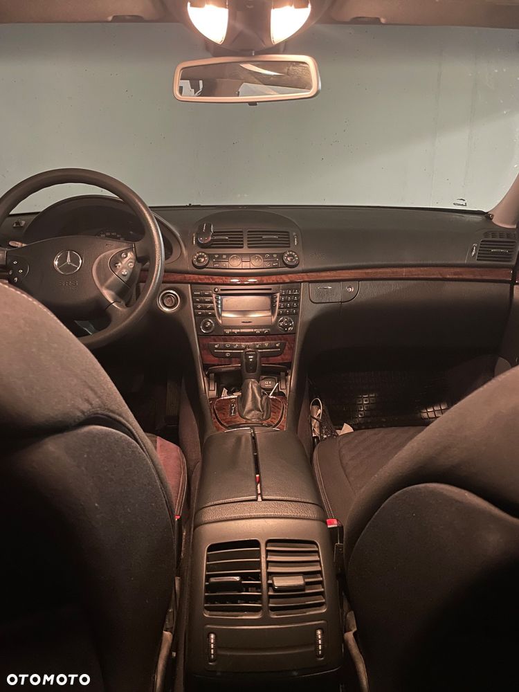 Mercedes-Benz Klasa E 280 CDI T Classic - 25
