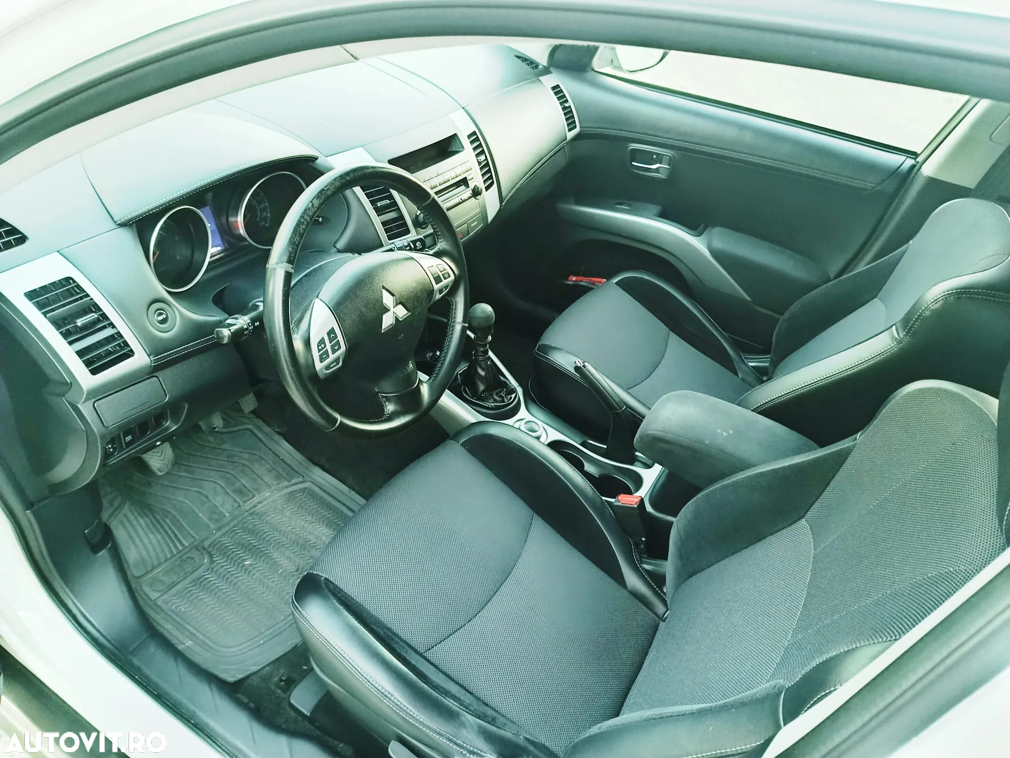 Mitsubishi Outlander 2.2 DI-D 4WD Instyle - 10
