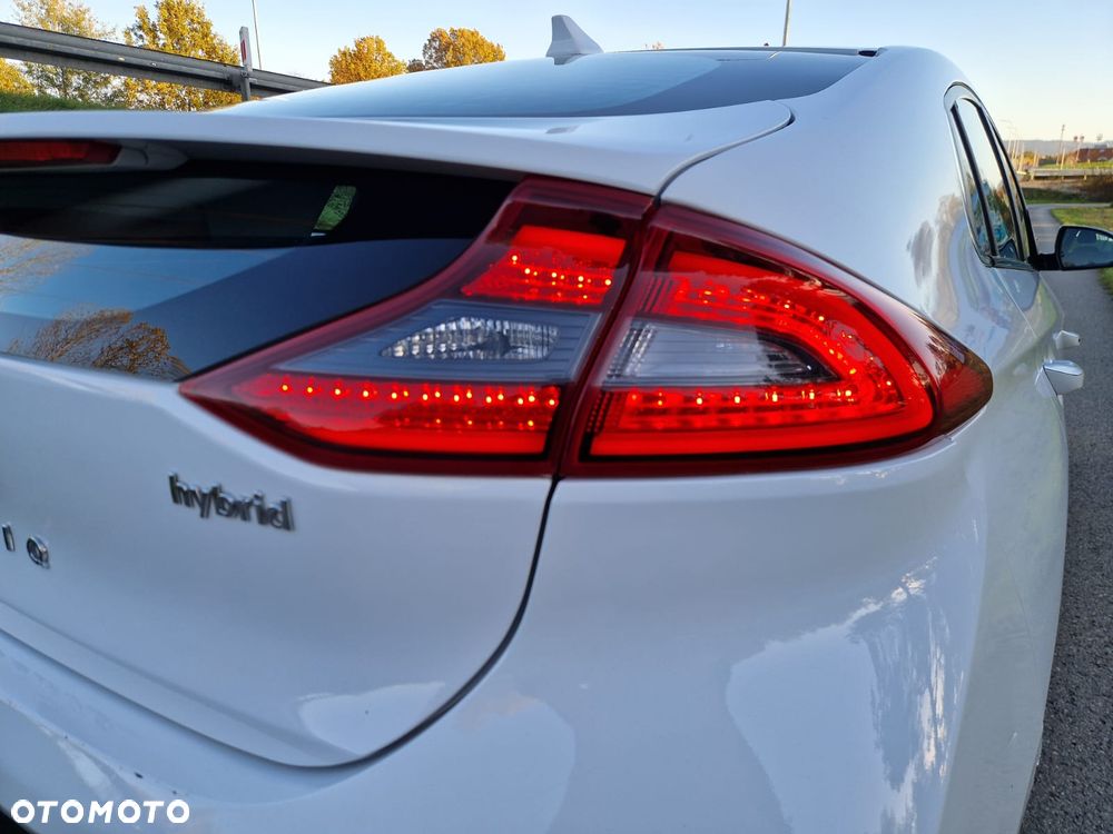 Hyundai IONIQ - 32