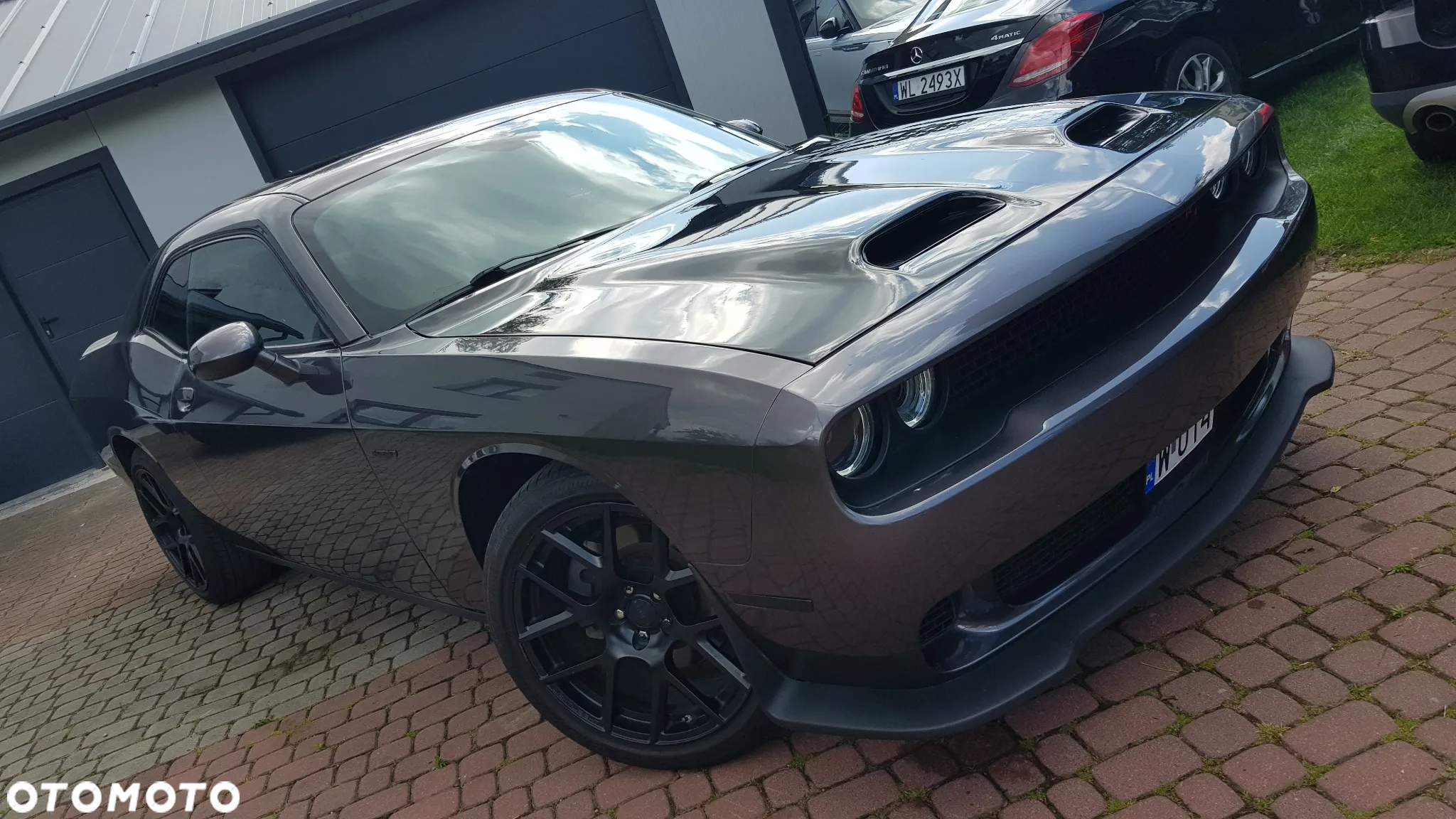 Dodge Challenger - 2