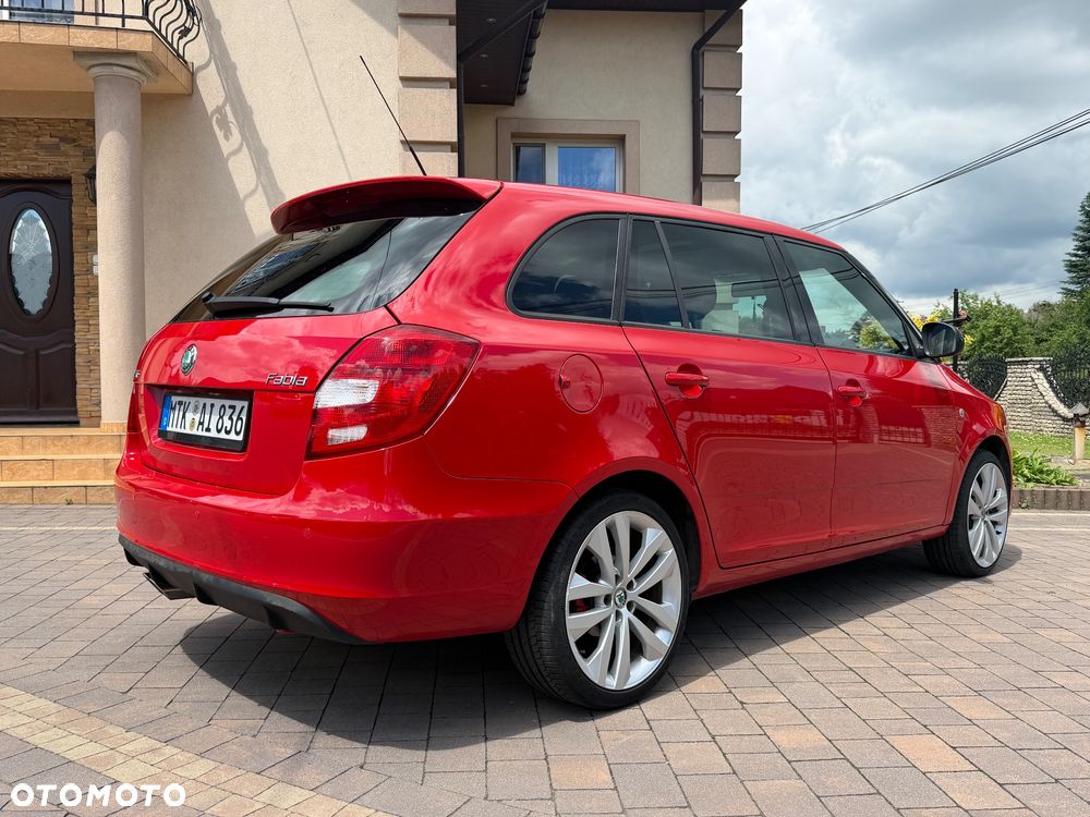 Skoda Fabia 1.4 TSI DSG RS - 21