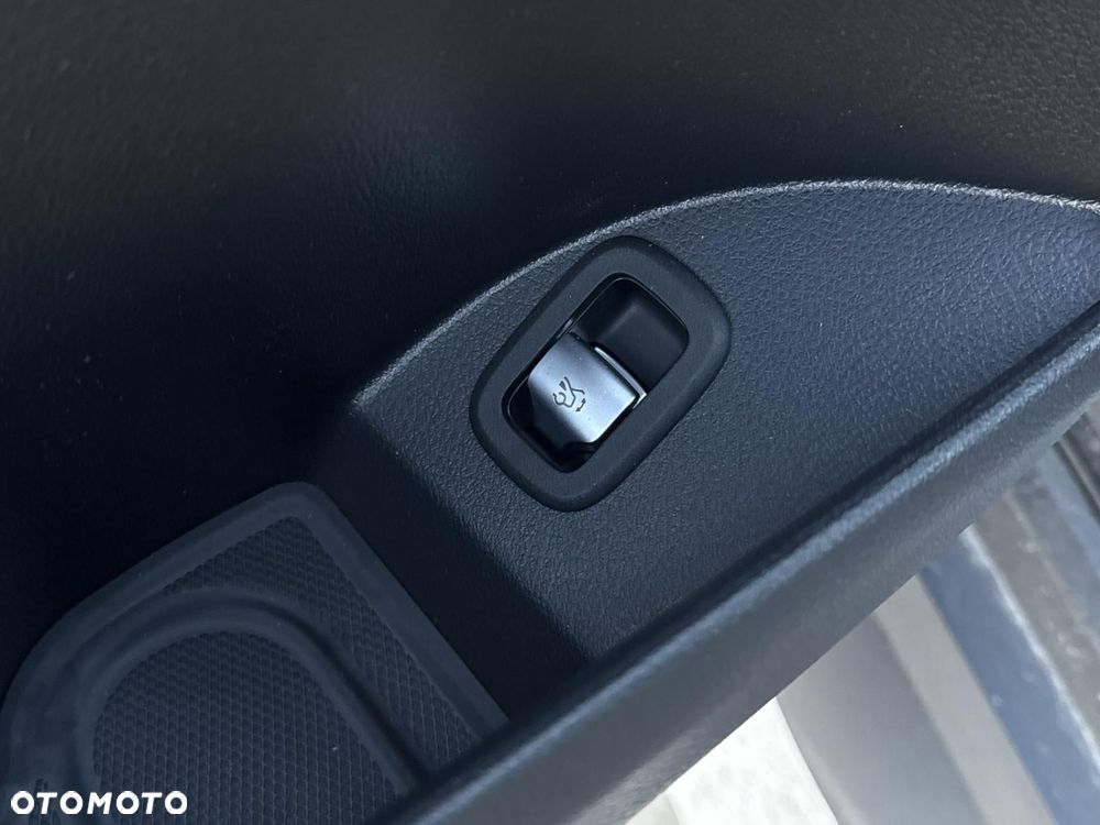 Mercedes-Benz GLC - 25