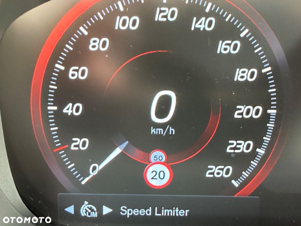 Volvo XC 60 D4 SCR Momentum - 28