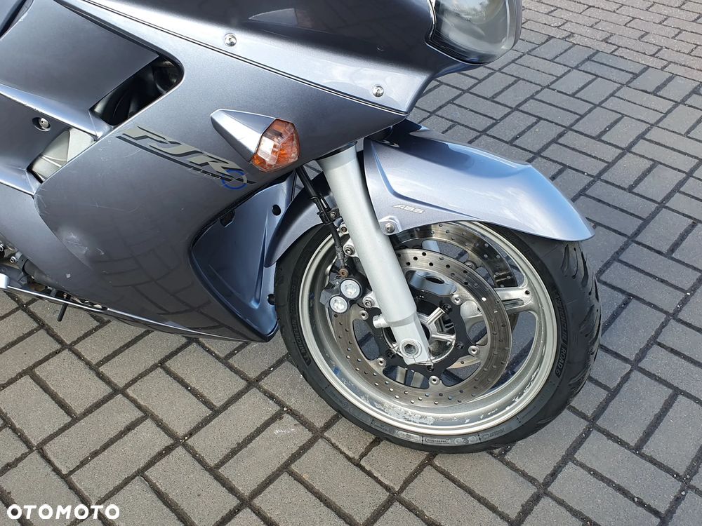 Yamaha FJR - 16