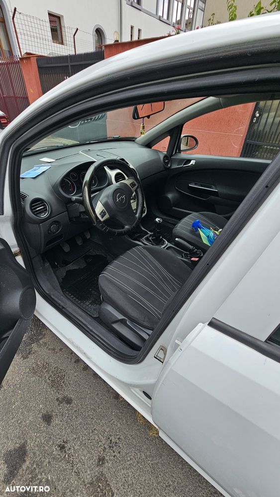 Opel Corsa 1.3 CDTI Essentia - 9