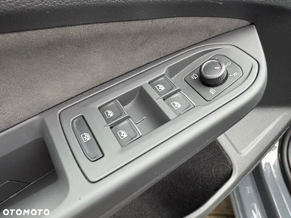 Volkswagen Golf 2.0 TDI Style DSG - 19
