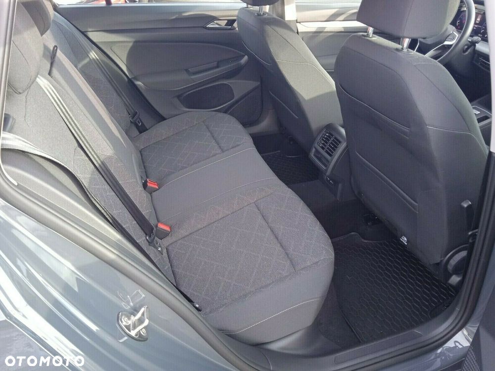 Volkswagen Golf - 13