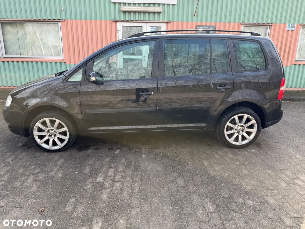 Volkswagen Touran 1.6 FSI - 5