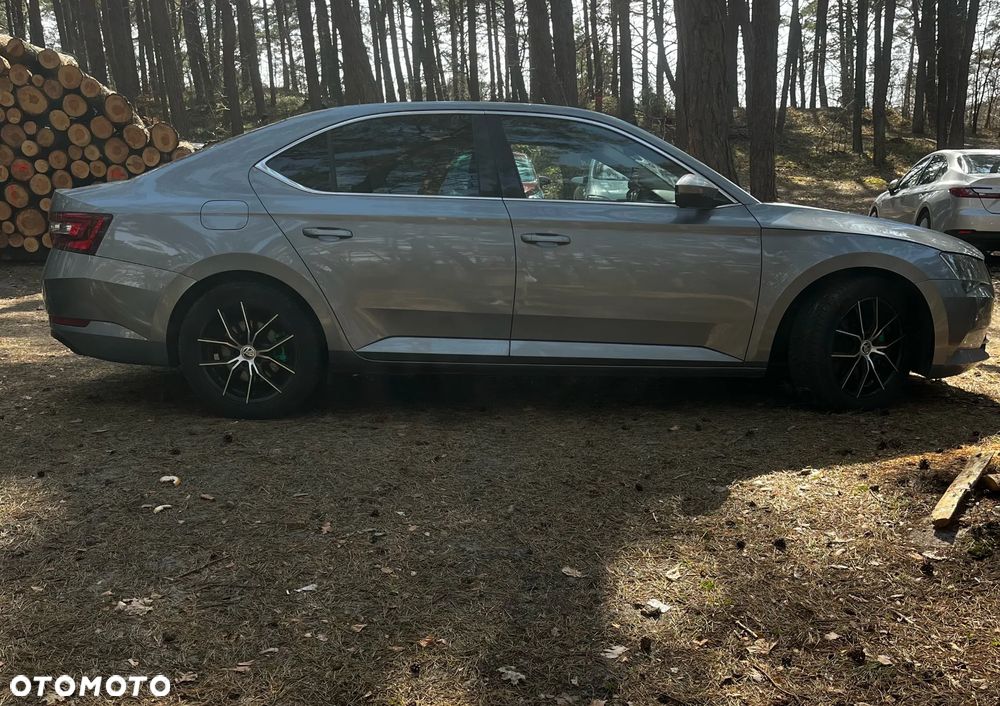 Skoda Superb 2.0 TDI Ambition - 3