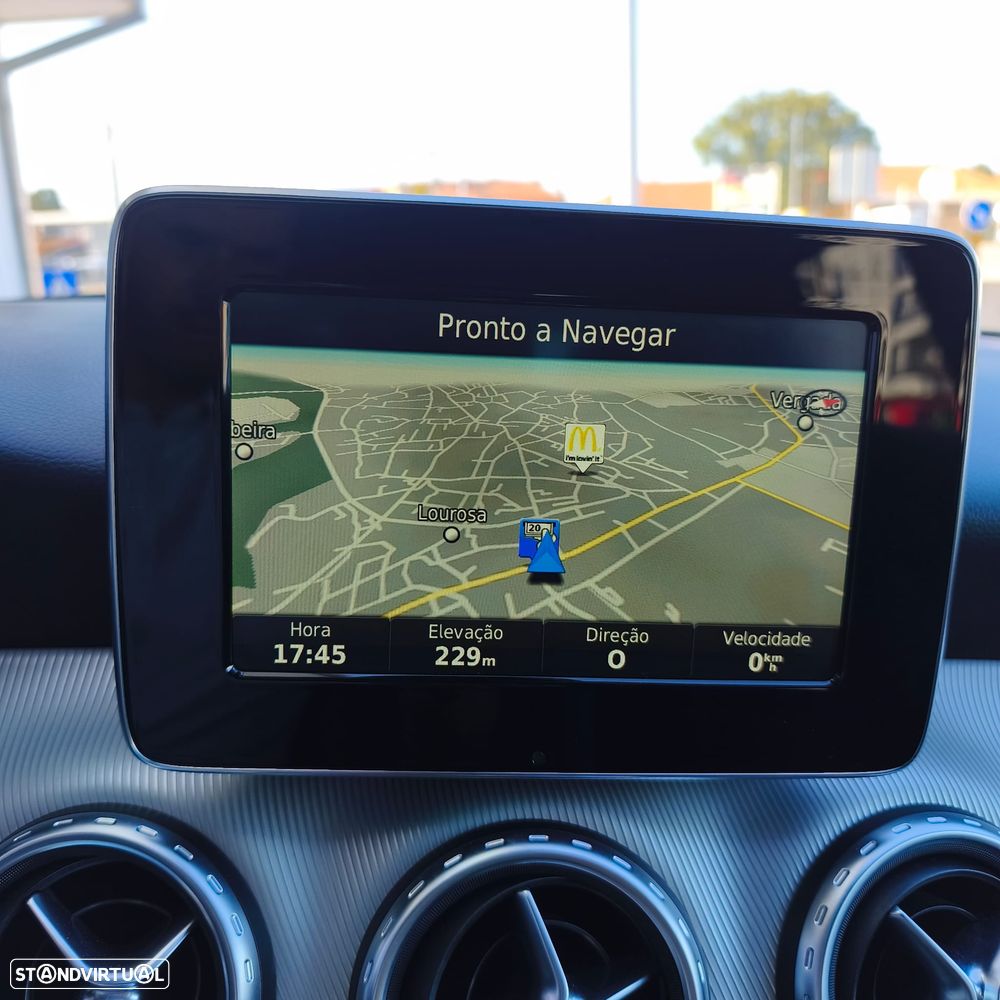 Mercedes-Benz GLA 180 CDI Urban - 12