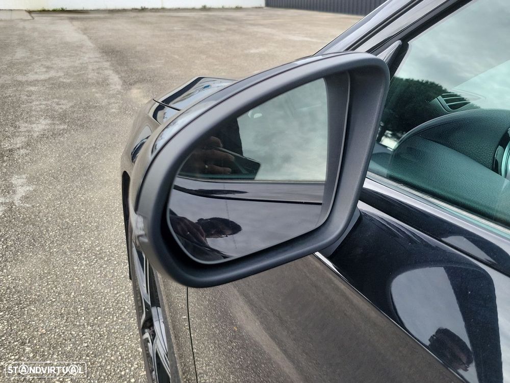 Mercedes-Benz A 250 e AMG Line - 16