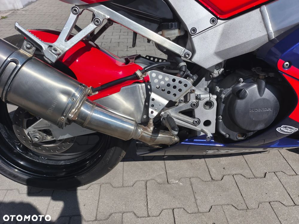 Honda CBR - 23