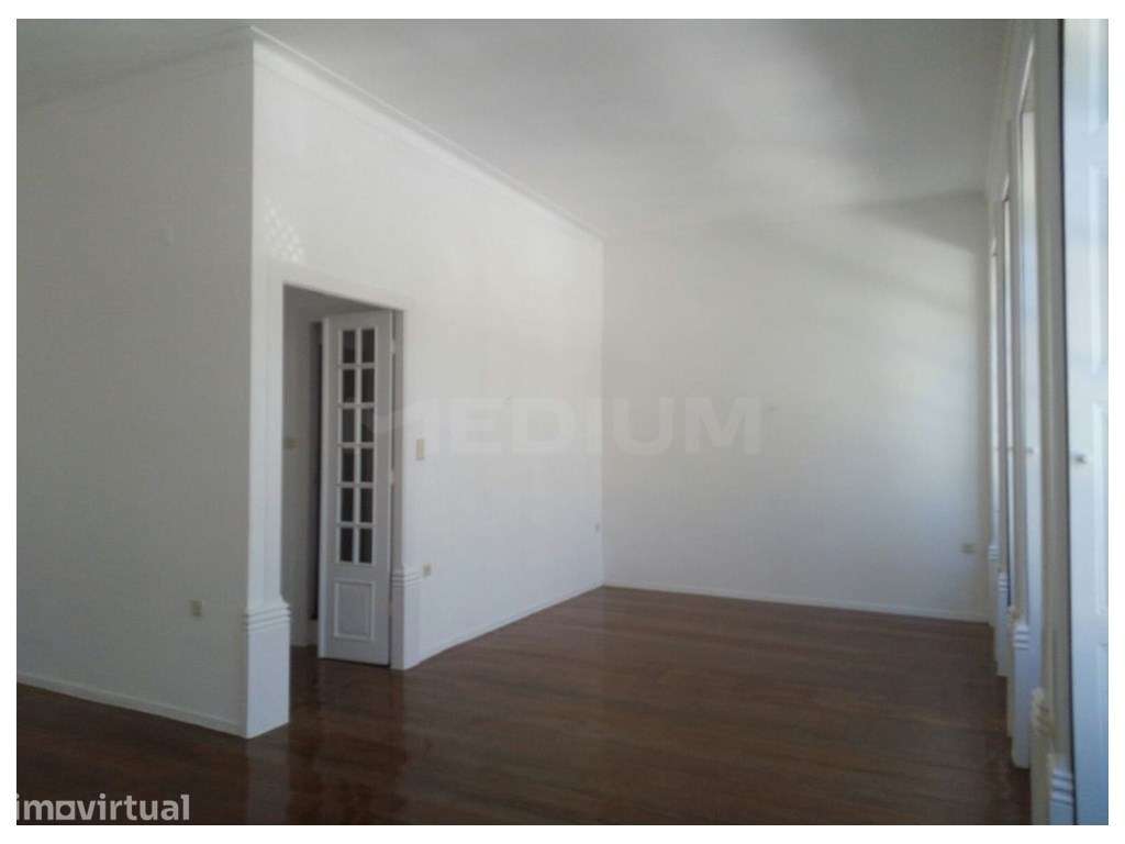 Moradia T8 localizada no centro de Vila do Conde - Grande imagem: 5/10
