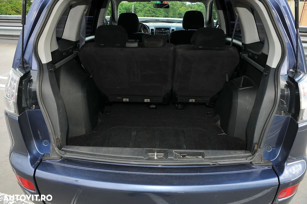 Mitsubishi Outlander - 20