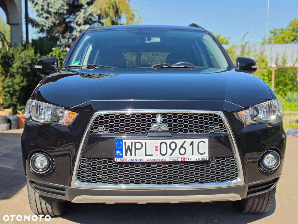 Mitsubishi Outlander - 1