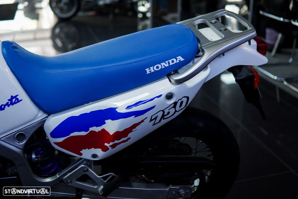 Honda Africa Twin 750 Adventure - 26