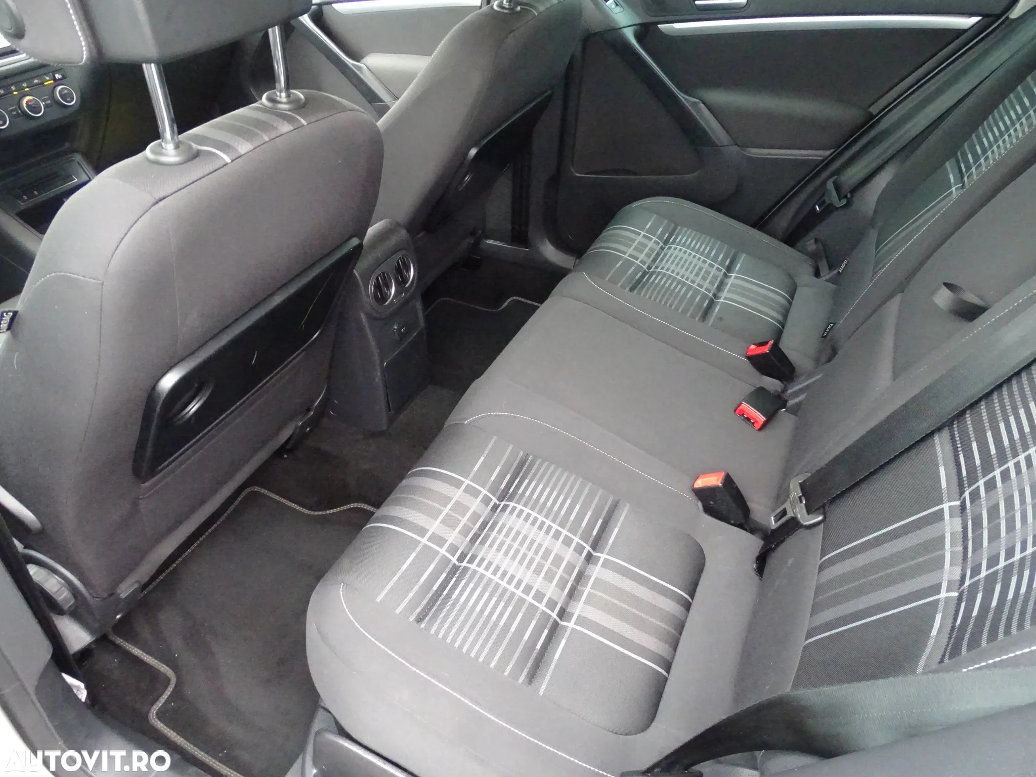 Volkswagen Tiguan 2.0 TDI SCR 4MOTION BlueMotion Technology Lounge Sport & Style - 15