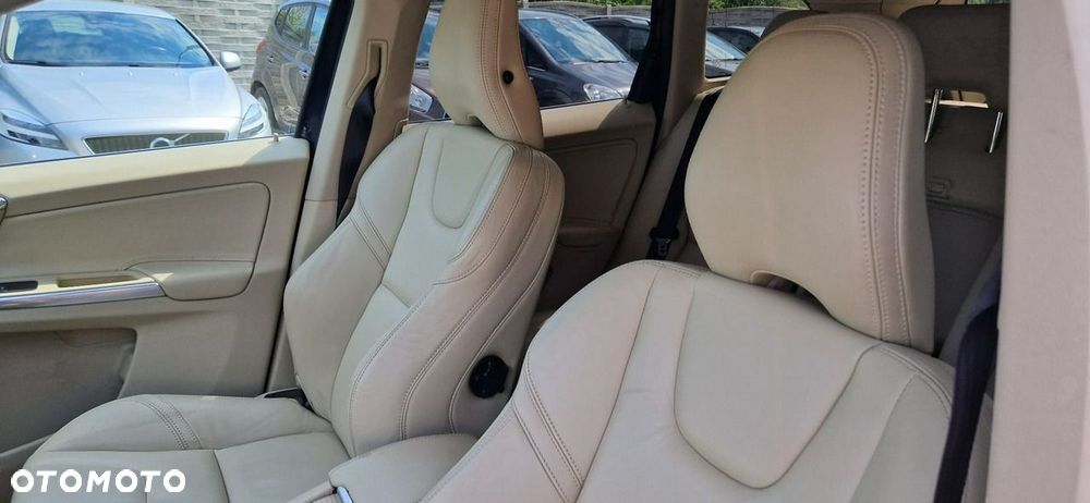 Volvo XC 60 D5 AWD Geartronic Summum - 23